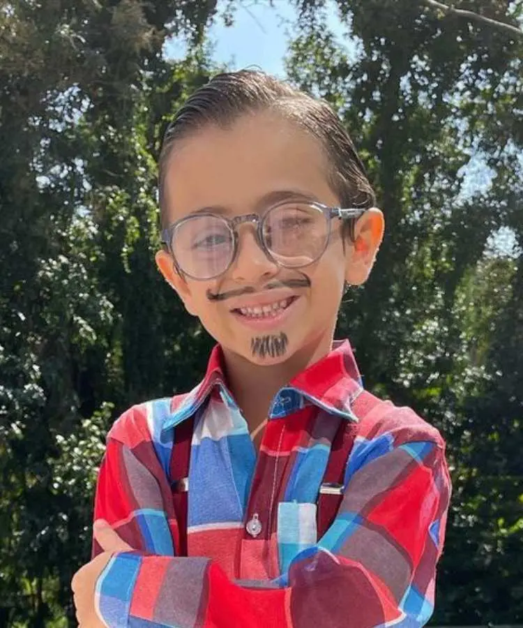 Maquiagem junina para meninos: bigode