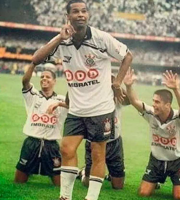 Ilha Record Dinei ex-Corinthians