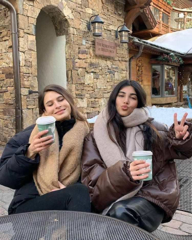 Foto divertida com amiga