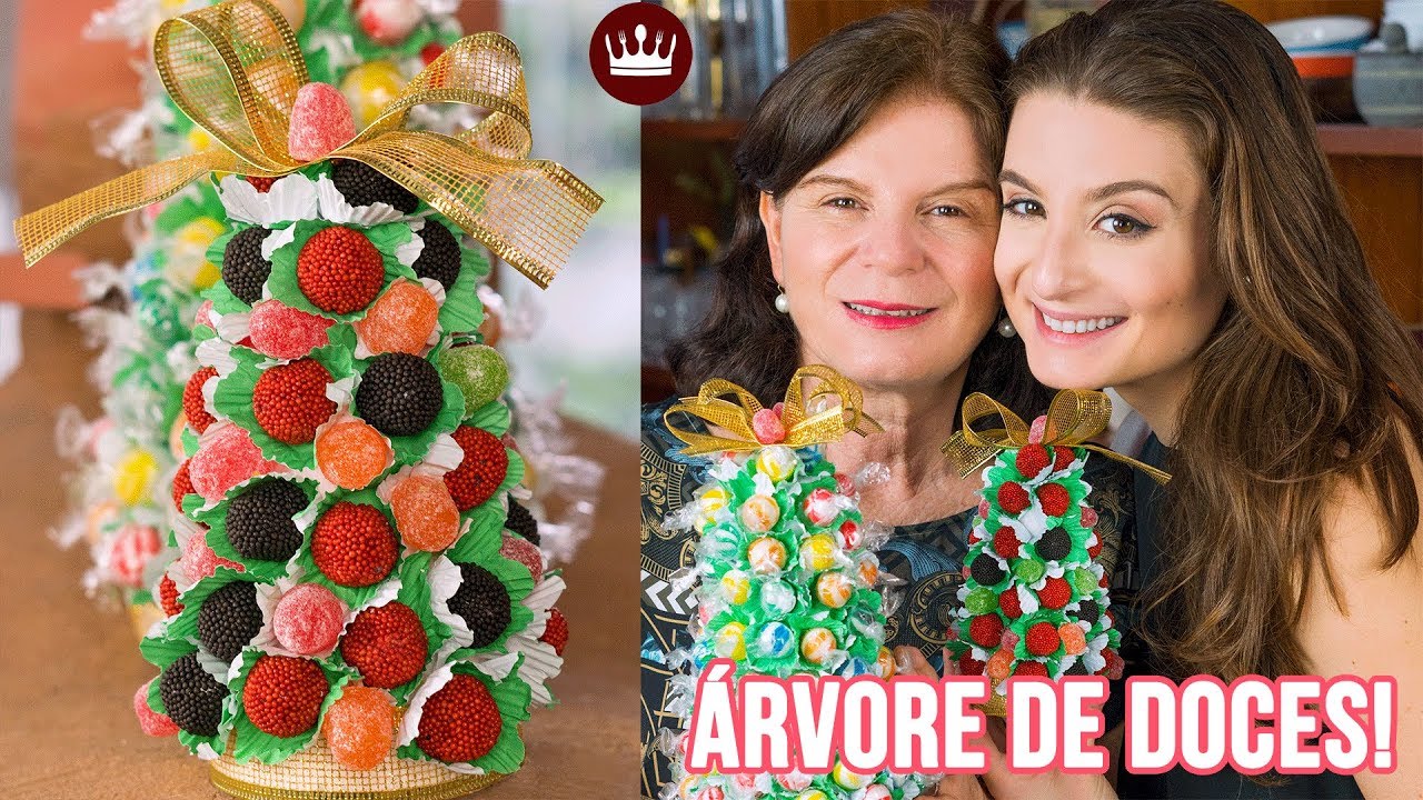 Montagem de árvore de doces e foto de mãe e filha segurando as árvores
