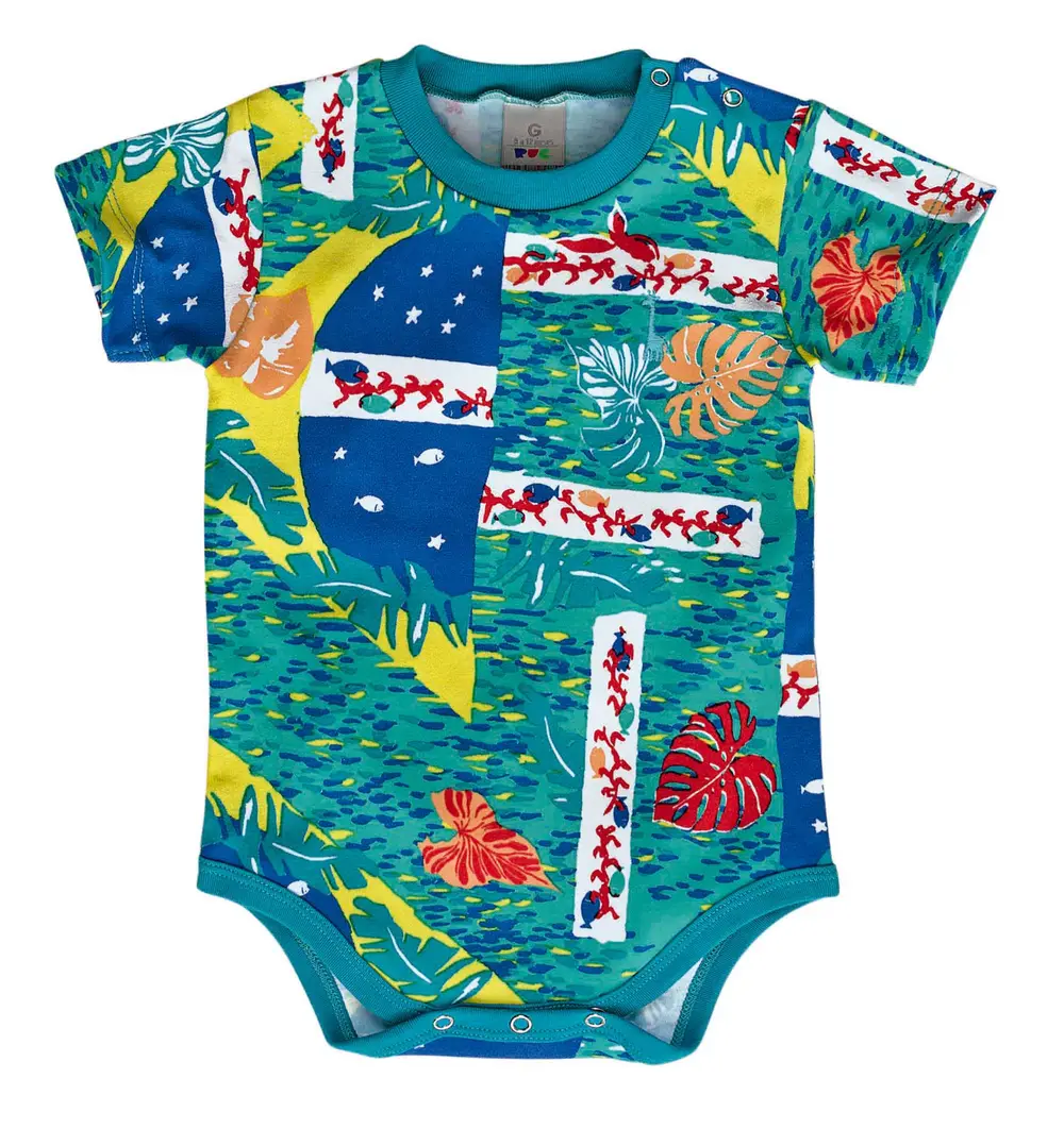 Body infantil decorada com estampa do Brasil.
