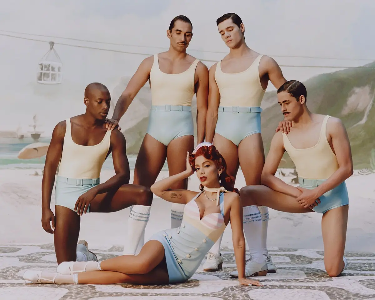 Anitta em estilo pin-up no clipe "Girl from Rio". Anitta em estilo pin-up no clipe "Girl from Rio".