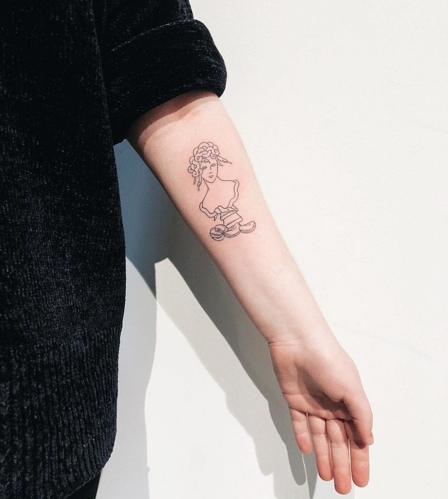 tatuagem de medusa no antebraço