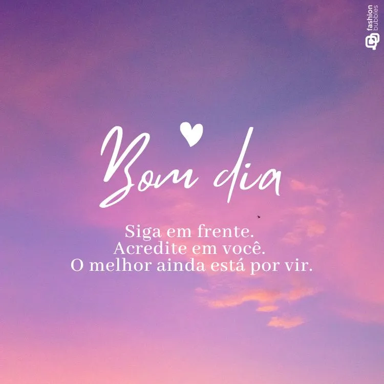  Um céu gradiente em tons de roxo e rosa serve de fundo para uma mensagem de "Bom dia" com um coração. A imagem inspira otimismo, encorajando a seguir em frente e acreditar que o melhor está por vir.
