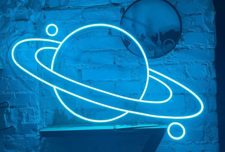 Luzes de led azul que formam o planeta Saturno