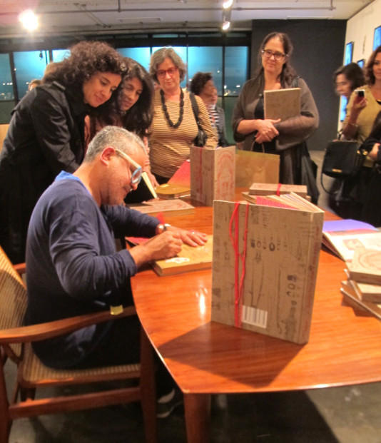 Lançamento do livro Ronaldo Fraga na SPFW em SP