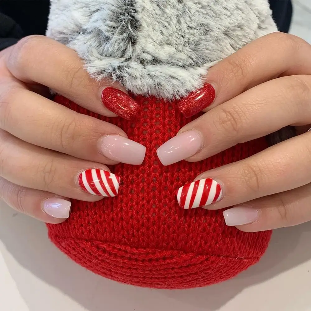 Lindo nude com vermelho.