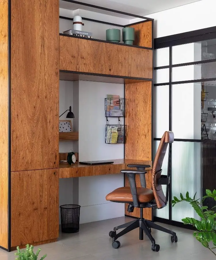 Foto de home office de apartamento decorado com estilo industrial