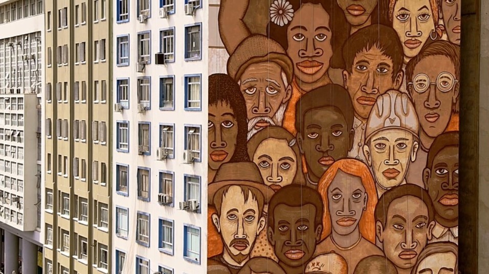 Grafite inspirado no trabalho de Tarsila do Amaral. 