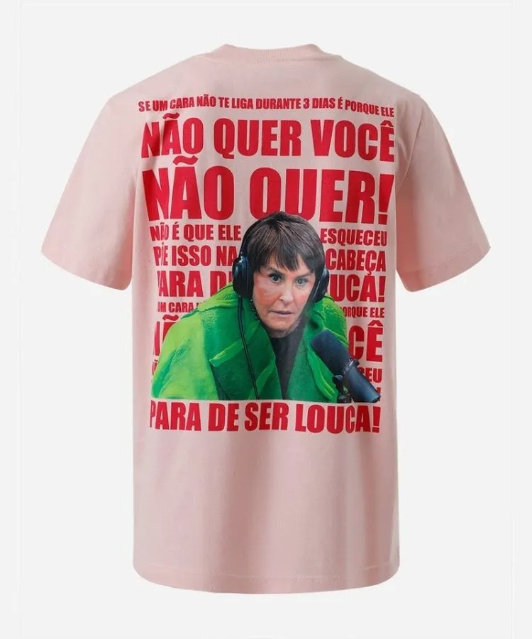 Camiseta rosa da parceria entre C&A e Márcia Sensitiva
