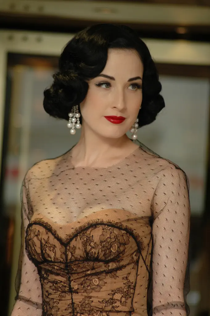 Dita Von Teese em Cannes, 2007. Dita Von Teese em Cannes, 2007.