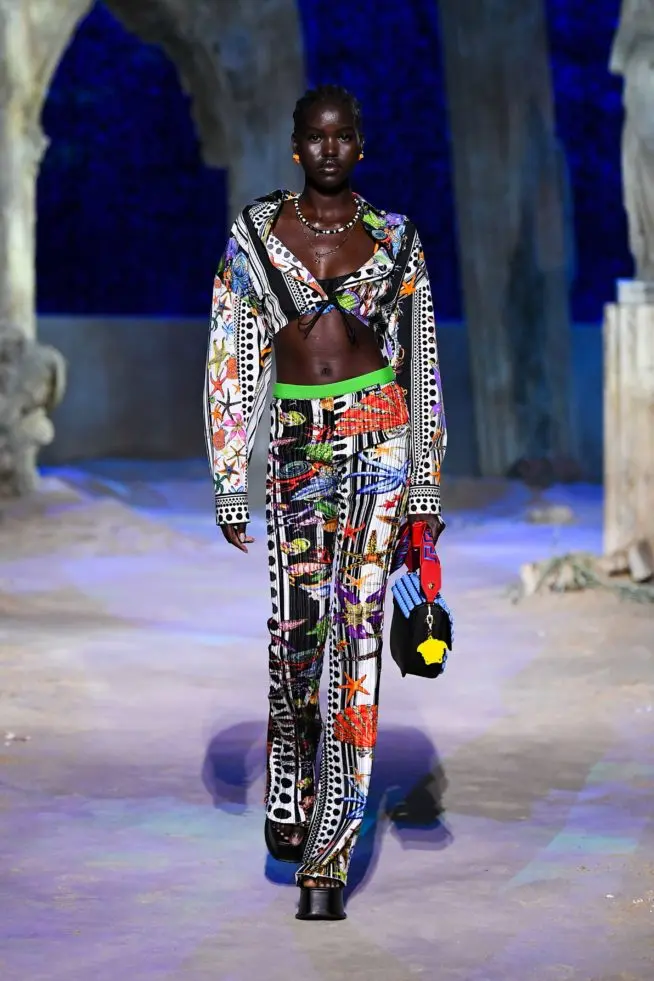coleção de verão versace