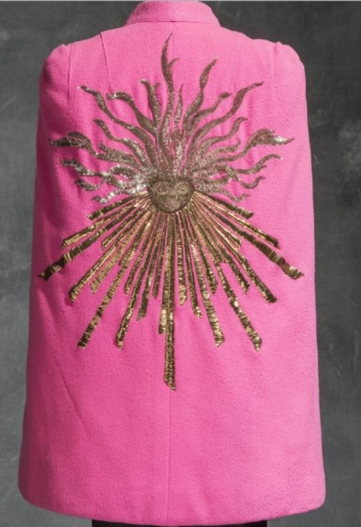 Capa "Phoebus" de Elsa Schiaparelli, de 1938.