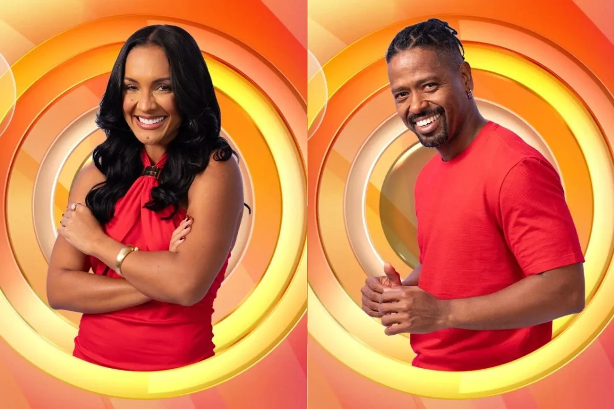 Mulher e homem sorridentes em estúdio, vestindo roupas vermelhas, com fundo laranja circular e visual moderno