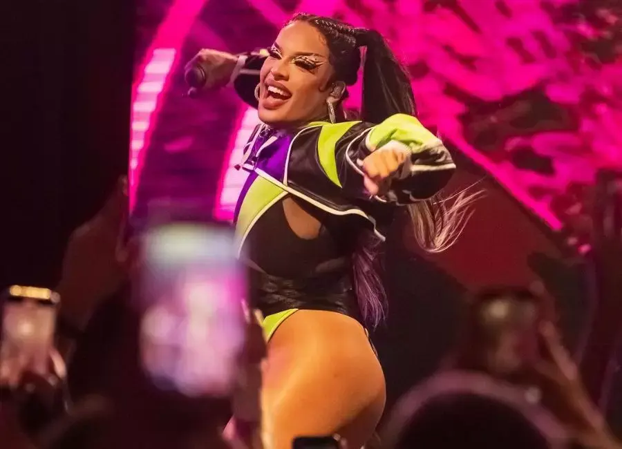 A cantora Gloria Groove