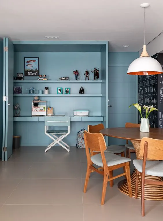 Home office azul.
