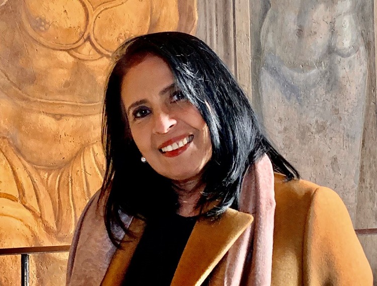 Artista plástica e galerista Alcinda Saphira