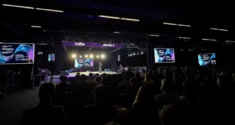 Foto de palestrante durante StartSE AI Festival