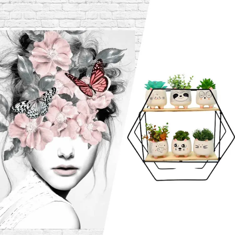 Quadro de mulher e vaso de plantas