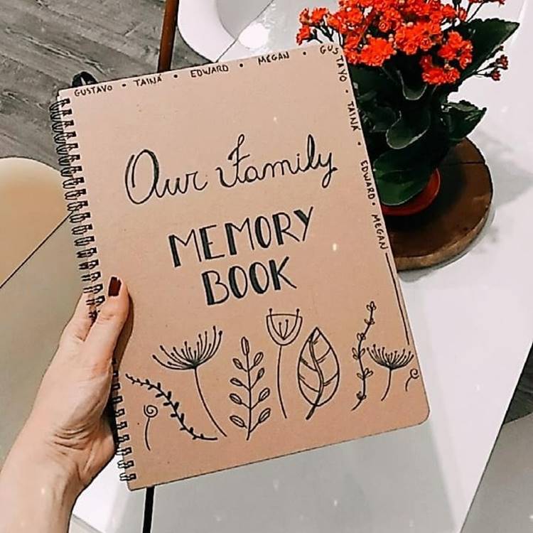Livro feito a mão de memórias da família