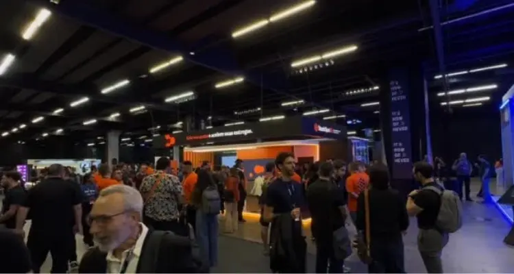 Foto de stand montado durante StartSE AI Festival
