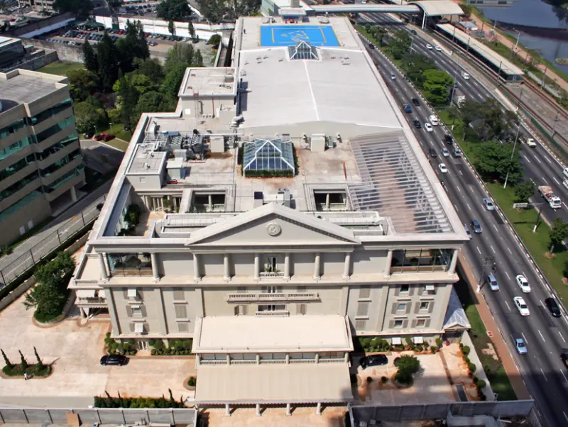 Prédio do Villas Daslu. 