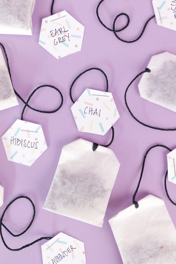 Lembrancinha DIY: saquinho de chá personalizado
