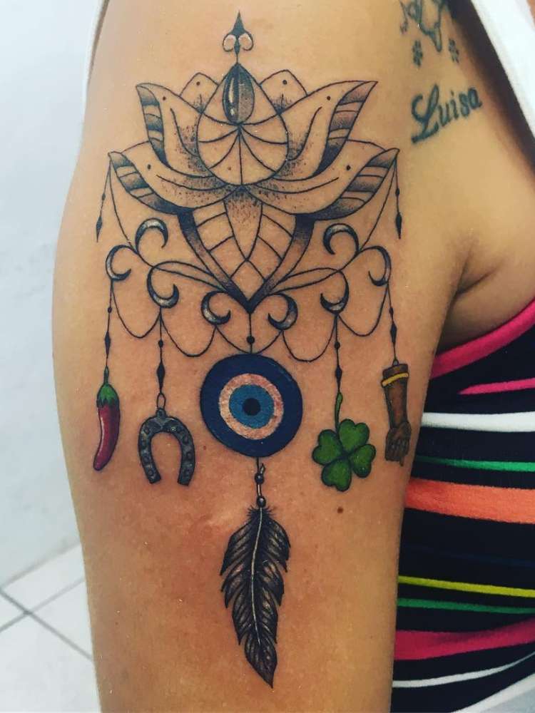 Opção de tatuagem de olho grego