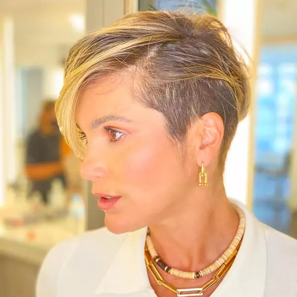 Corte cabelo curto da atriz Flávia Alessandra