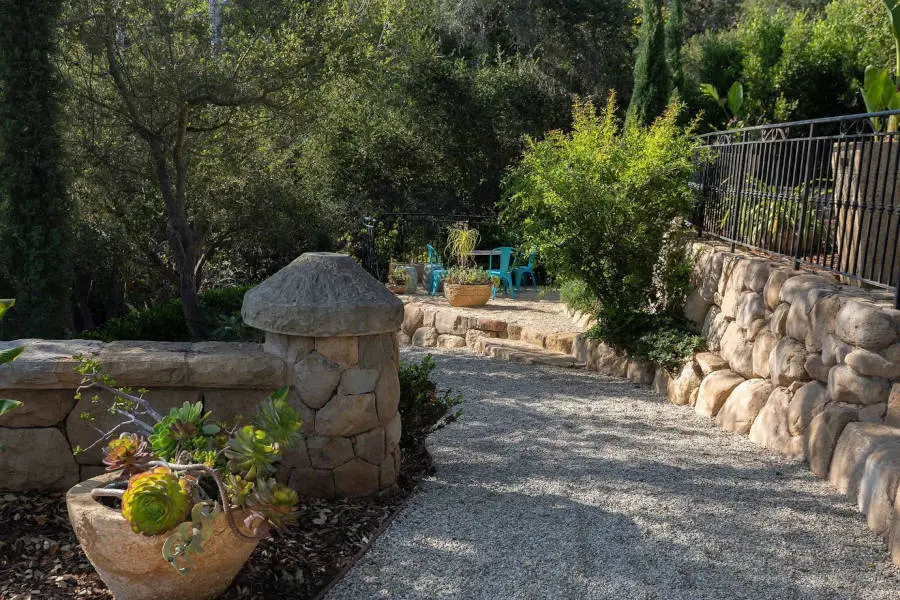 Ambiente externo da casa de Harry e Meghan.