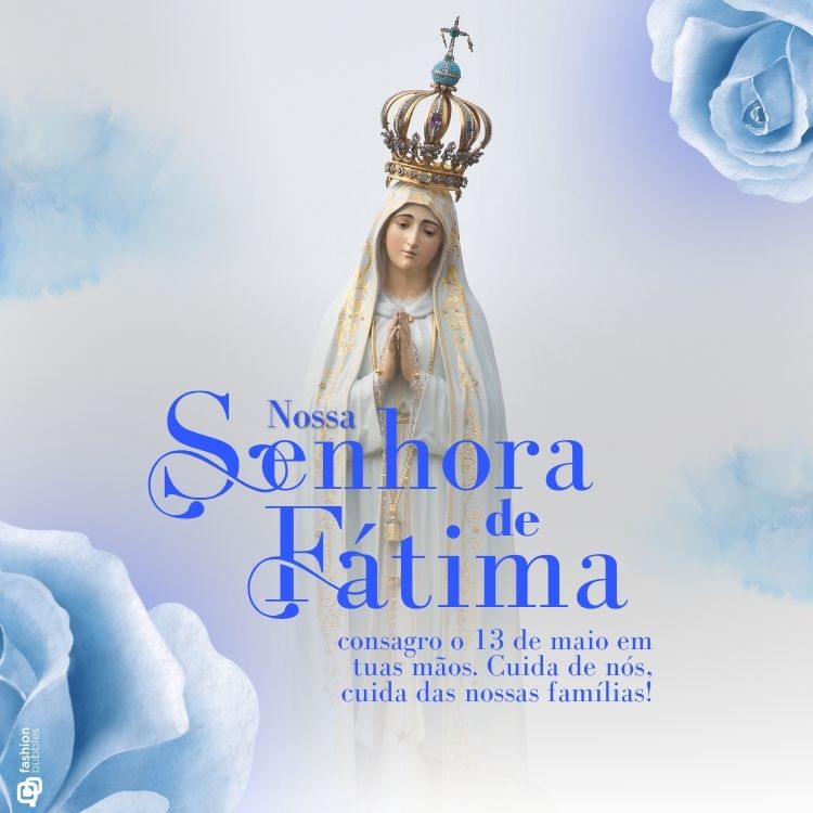 Imagem de Nossa Senhora de Fátima com manto branco adornado com detalhes dourados, coroa majestosa e mãos em oração. Fundo suave com tons de azul e rosas azuladas. Texto em azul: "Consagro o 13 de maio em tuas mãos. Cuida de nós, cuida das nossas famílias!" Ideal para devoção e reflexão espiritual.





