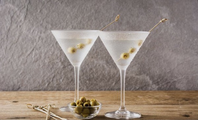 O Dry Martini é o drink mais clássico feito com Gin Dry Martini