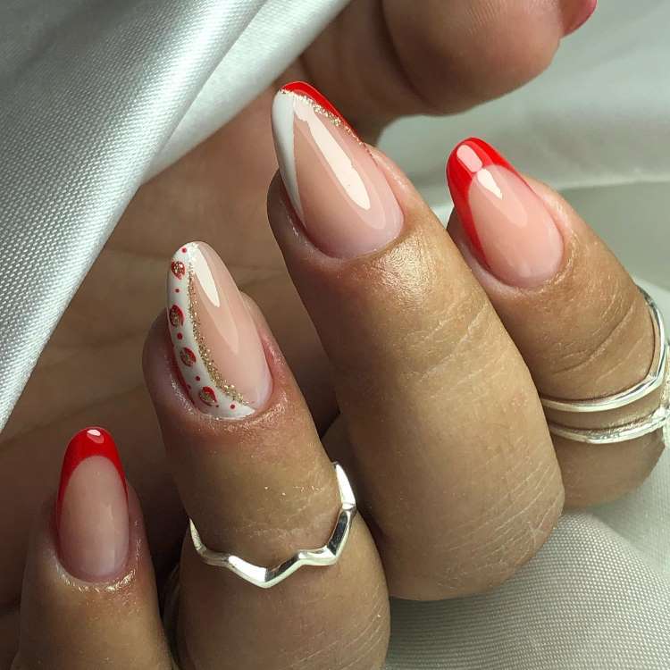Nail art em unha almond com vermelho, branco e dourado, francesinha