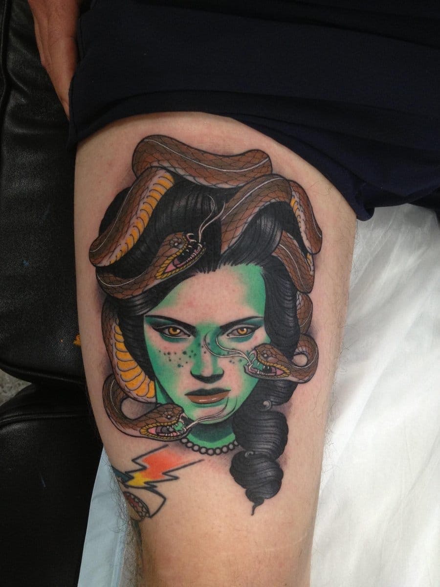 tattoo medusa colorida