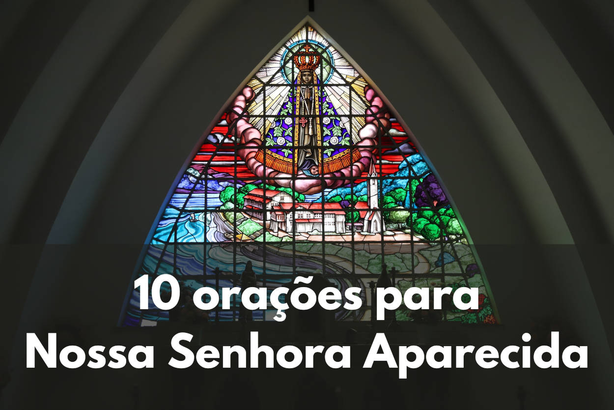 foto de vitral de igreja com Nossa Senhora Aparecida