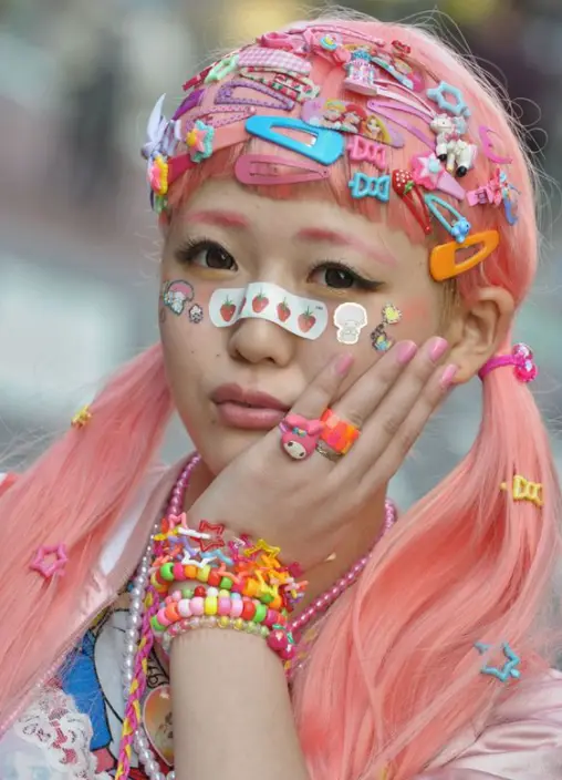 Dekora girl