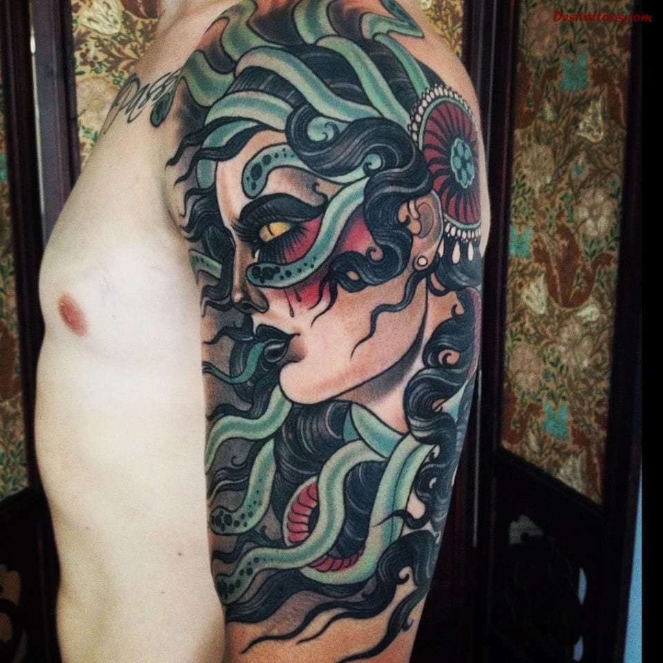 tattoo masculina old school colorida