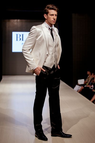 8-BlackTie