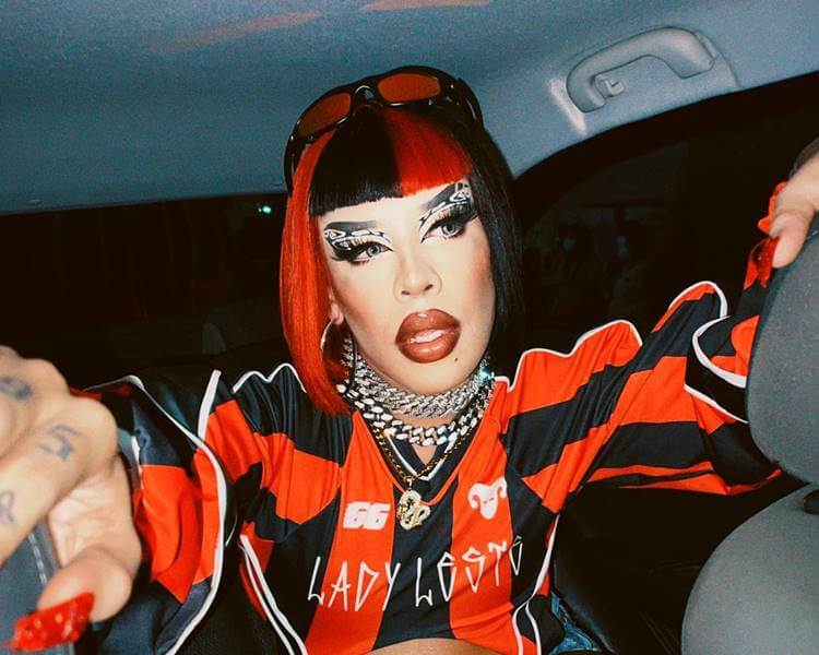 Foto da drag queen.