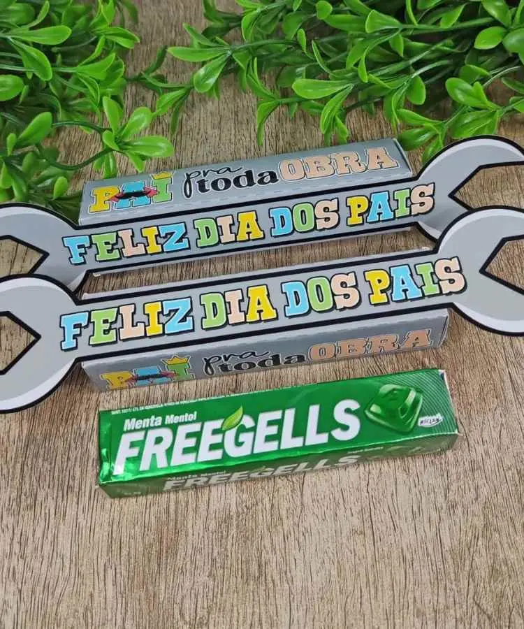 Lembrancinha personalizada com arte digital e tablete de bala freegells para o Dia dos Pais