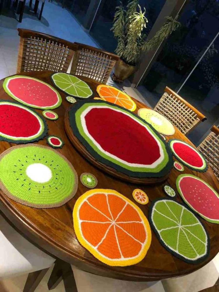 Kiwi, melancia e limão de crochê.