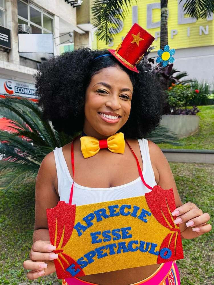 Opção de plaquinhas para look de Carnaval