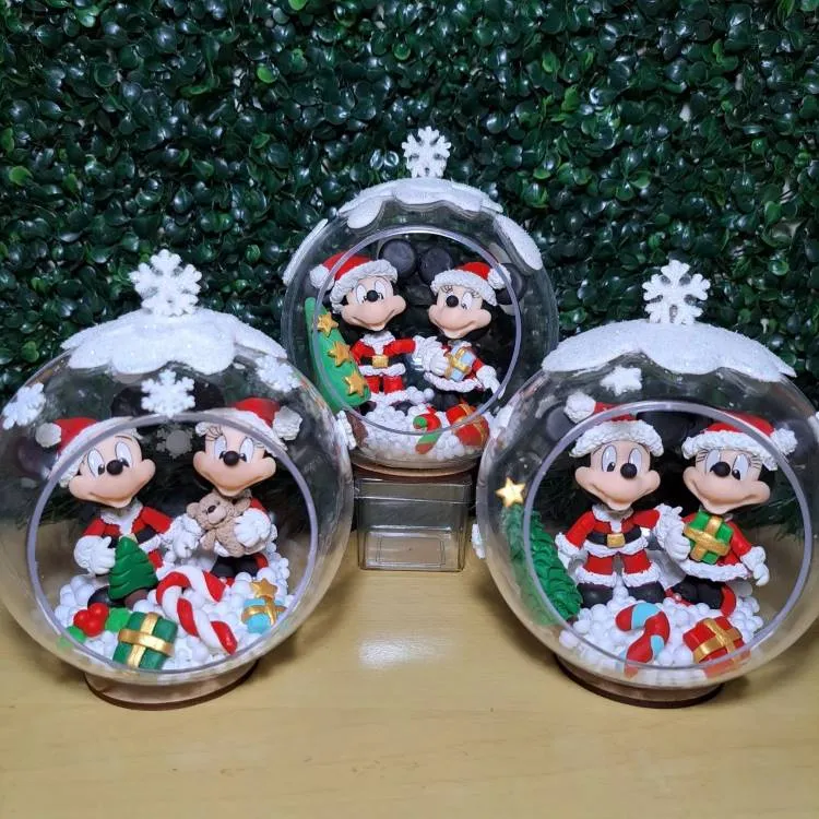 Globos de neve natalinos do Mickey.