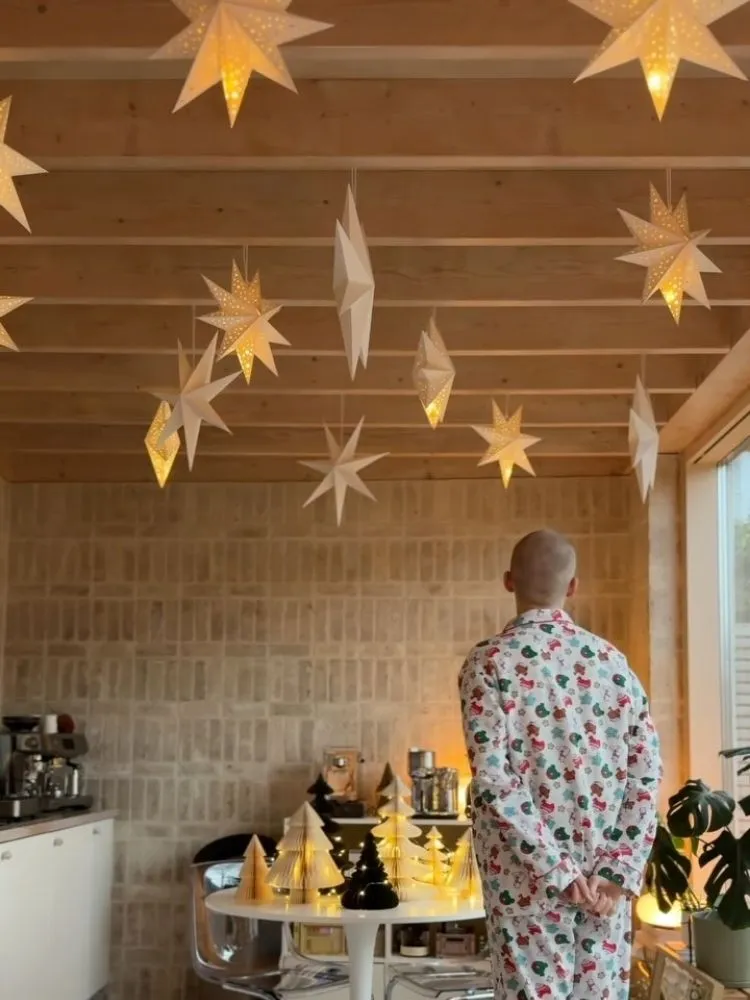 Luminárias de estrelas, uma das tendências de decoração para o Natal 2025