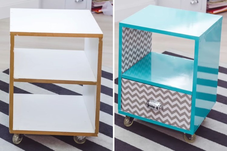 Montagem de antes e depois de mesa com rodinhas e prateleira, que antes era branca e foi envelopada em azul e cinza 