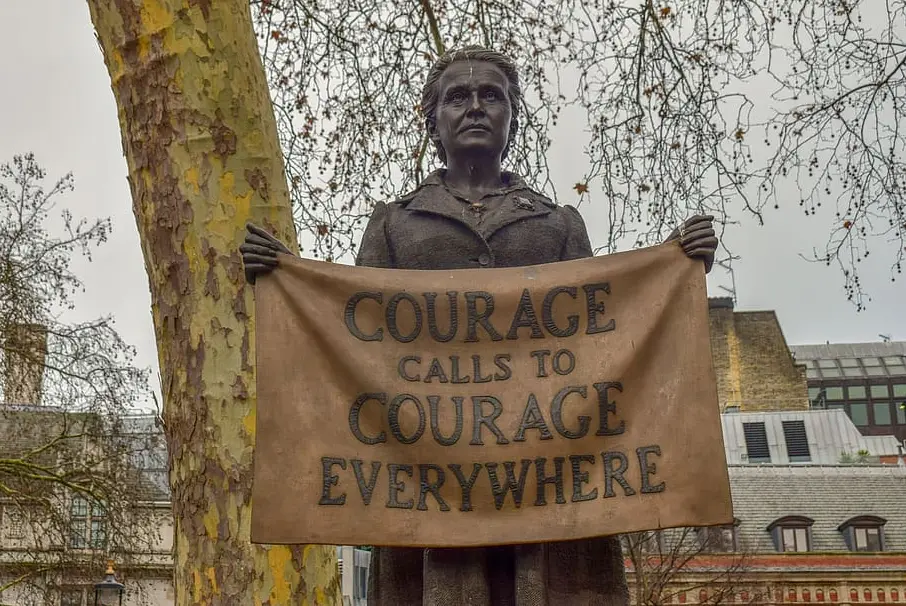Estátua da líder sufragista Millicent Fawcett, em Londres.