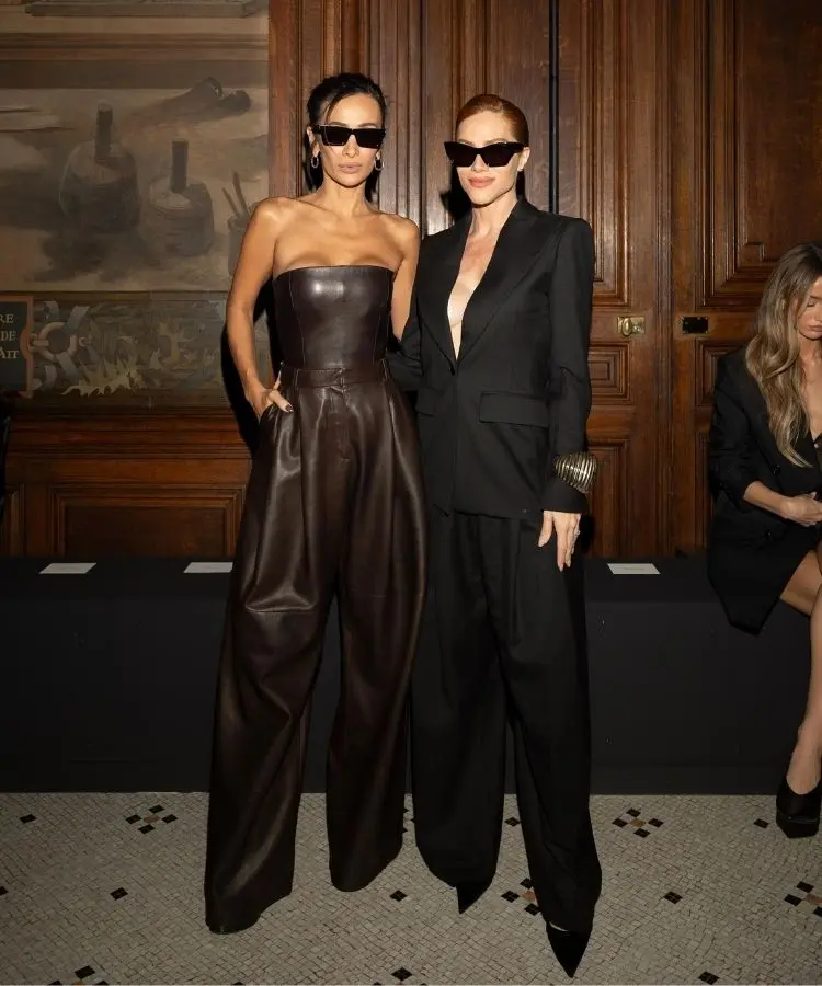 Foto de Silvia Braz e Giovanna Ewbank durante a Semana de Moda de Paris