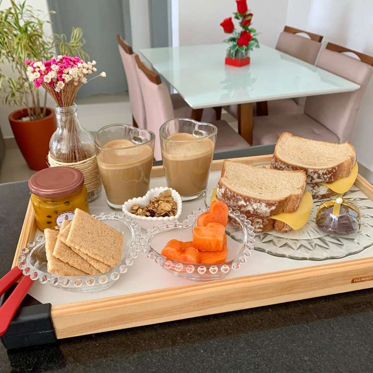 Café na cama de Dia dos Namorados