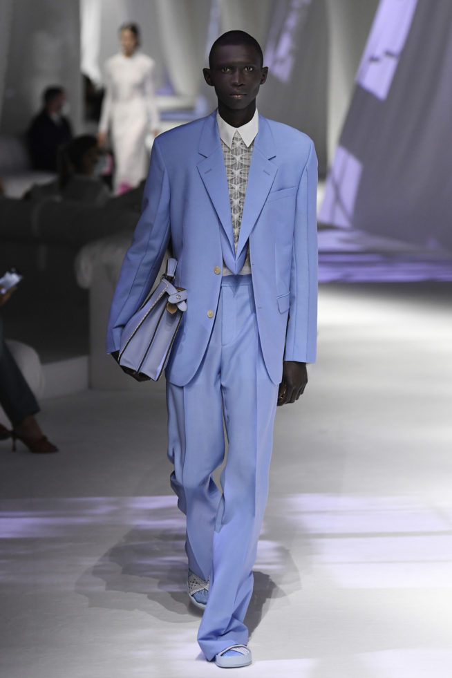 azul celeste terno Fendi