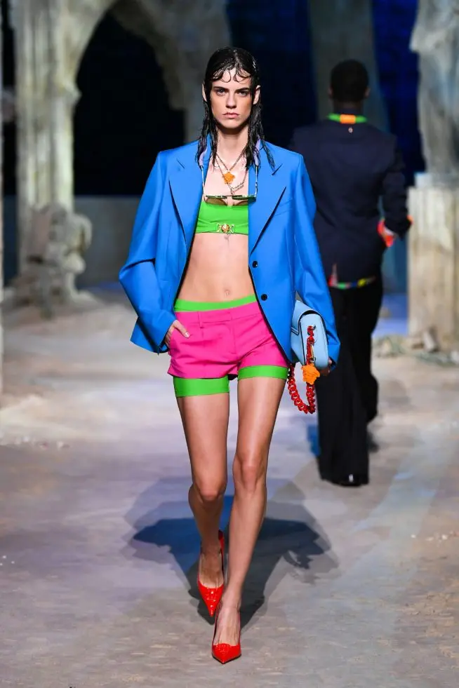 coleção de verão versace